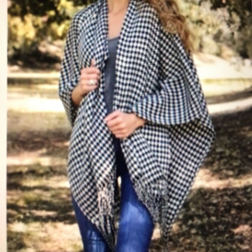 Black White Houndstooth Ruana Poncho - VERY SOFT